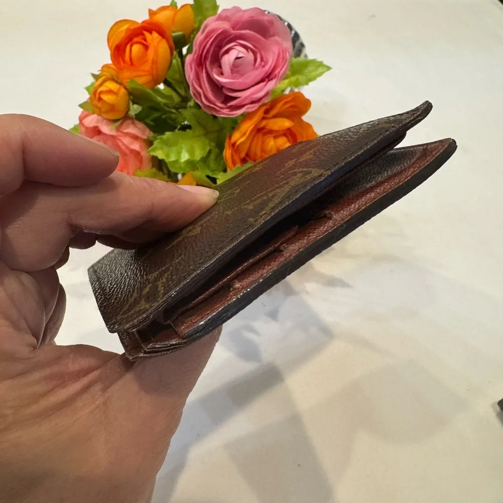 Authentic Louis Vuitton Monogram Men’s Wallet